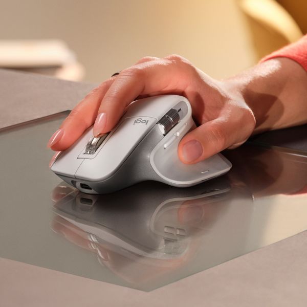 Logitech MX Master 3S hellgrau Logitech MX Master 3S hellgrau